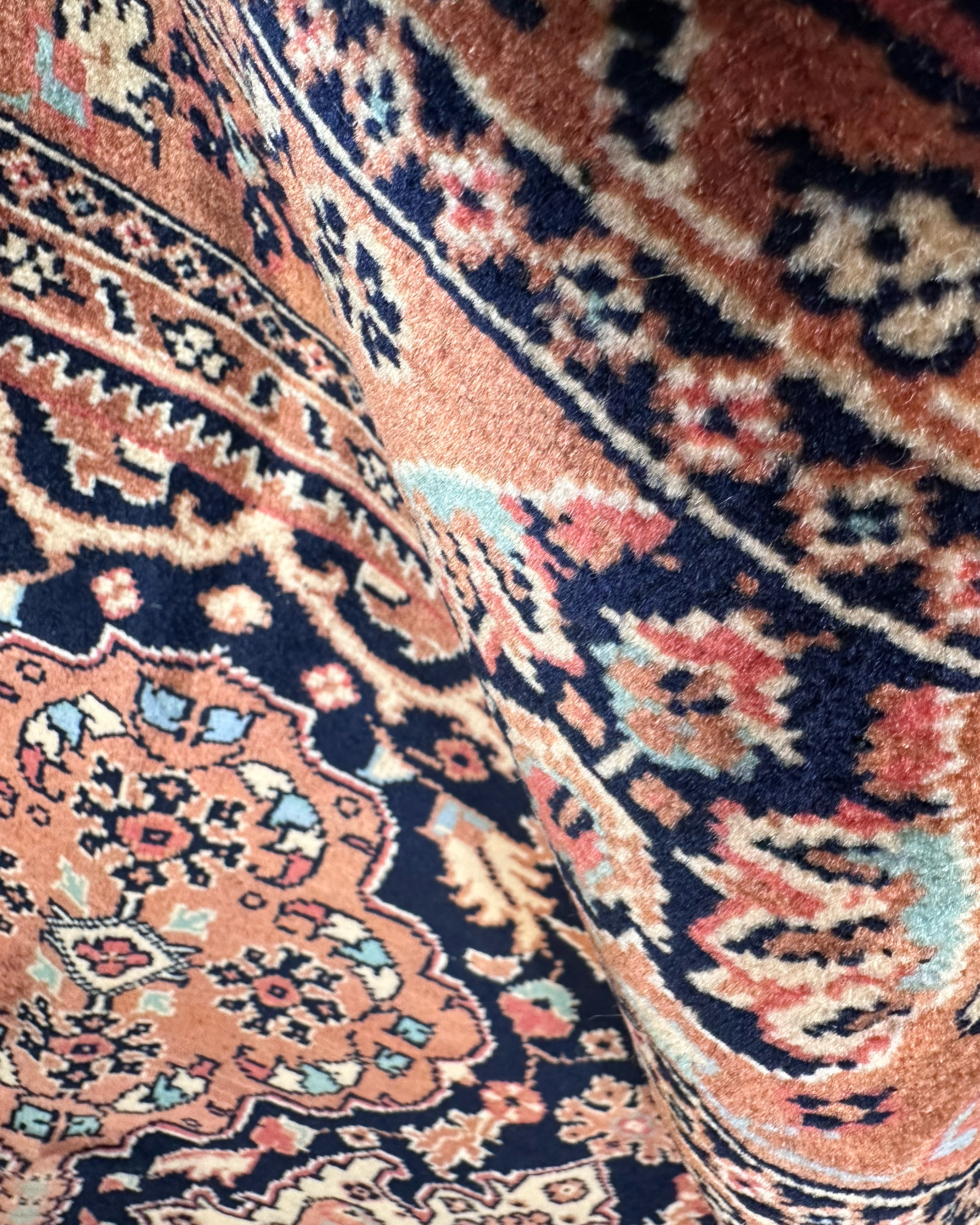 BELGIC HANDCRAFTED RUG | MOURY GUL STYLE |