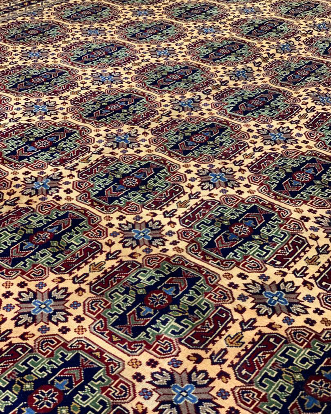 BELGIC HANDCRAFTED RUG | SARA STYLE |