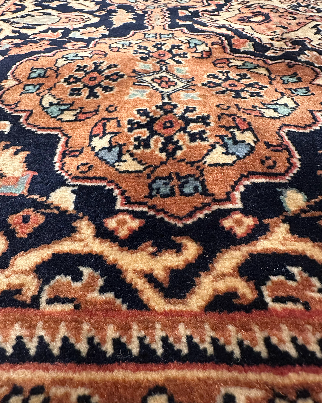 BELGIC HANDCRAFTED RUG | MOURY GUL STYLE |
